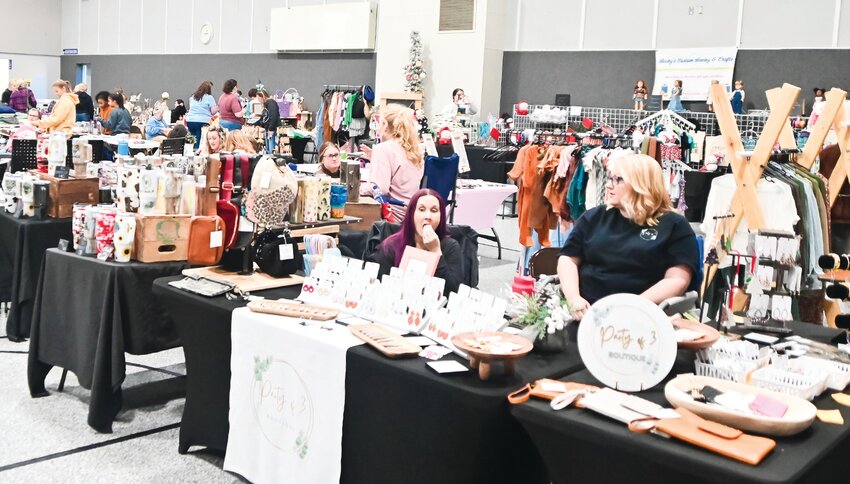 Saturday&rsquo;s Christmas Extravaganza at Loose Creek drew a good crowd as 53 vendors signed up in 67 booths, with several outside. Proceeds from the event are used to help Fatima seniors who apply for the Megan Boehm Scholarship.